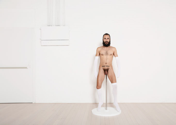 Miguel Andrés. Art is not only a decorative object, Diálogo sobre la función del arte, Serie fotográfica.