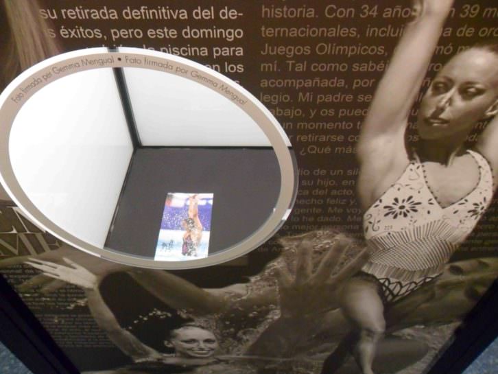 Foto dedicada de Gemma Mengual. Objeto de deseo. Museu d'Etnologia