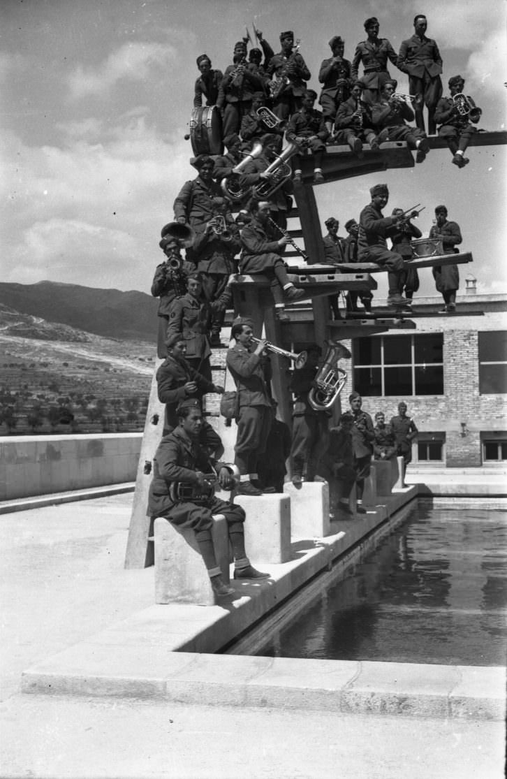 Banda musical italianos piscina 05