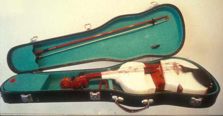 'Música afilada', 1996. Poema objeto. Obra de Bartomeu Ferrando para 'Pensamientos sin piel'. Imagen cortesía de Weber-Lutgen.