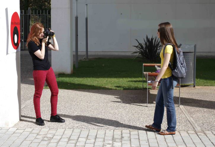 'Los caminantes', de Carolina Bácares, para Art Públic / Universitat Pública en el Campus dels Tarongers. Foto: Miguel Lorenzo.