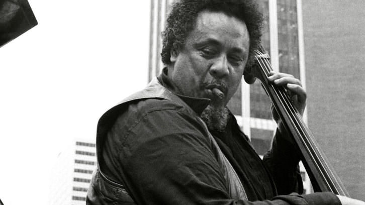 El contrabajista Charles Mingus. III Festival Internacional de Jazz Contemporáneo Jimmy Glass.