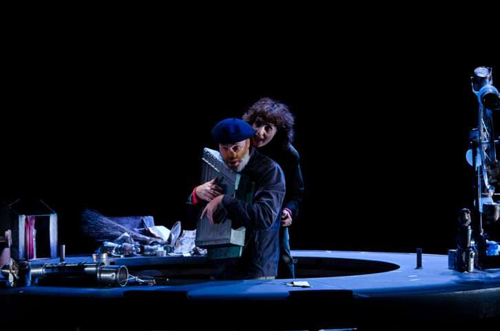 Adriana Ozores y Jaume Policarpo en 'Petit Pierre', de Carles Alberola. Imagen cortesía de Teatre Talia.