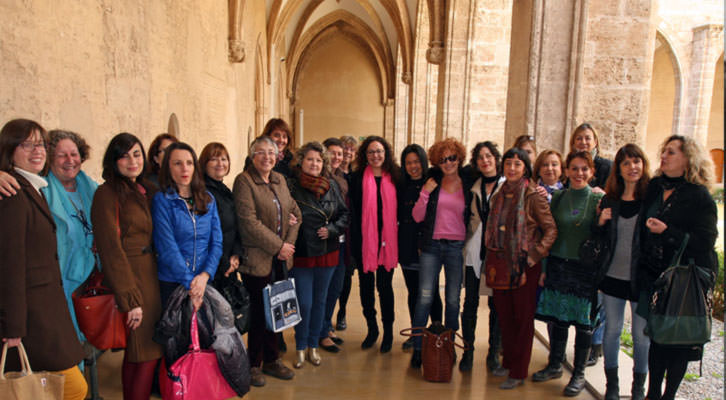 Algunas de las artistas que participan en el Festival Miradas de Mujeres, en el Centro del Carmen. Foto: Consuelo Chambó.