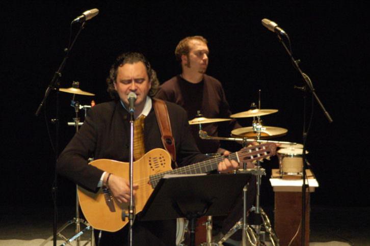 El cantante Paco Damas actúa en el homenaje a Machado en Rocafort.