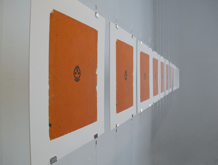 Imagen de la exposición "Cada vez que me despisto estamos aquí", de Andrea Nacach. Imagen cortesía de la galería.