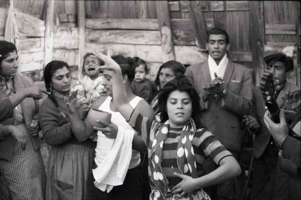 Fotografía de Colita. La singla, 1963. Arxiu Fotogràfic de Barcelona. Imagen cortesía de Acción Cultural Española.