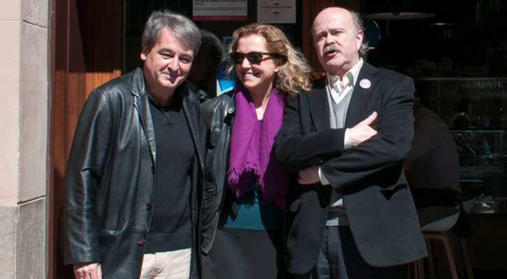 Toni Benavent (izquierda), Mariangeles Fayos y Josep Lluís Sirera, en los Desayunos Makma de Lotelito. Fotografía: Gala Font de Mora