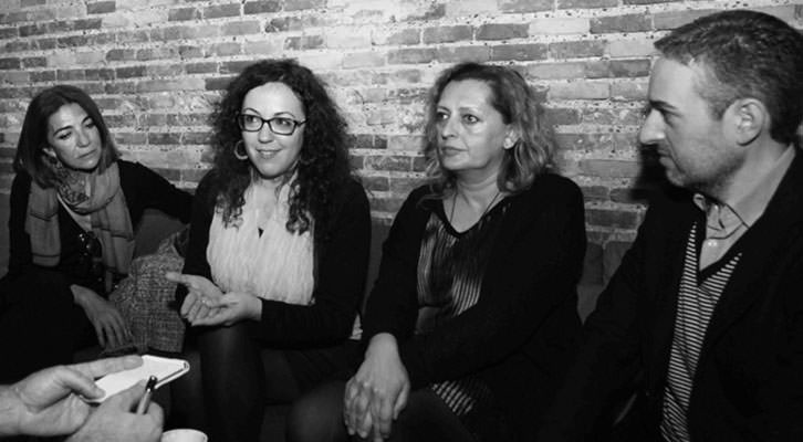 Teresa Legarre, Irene Ballester, Lucía Peiró y José Luis Pérez Pont, en un momento de la entrevista. Foto: Consuelo Chambó.