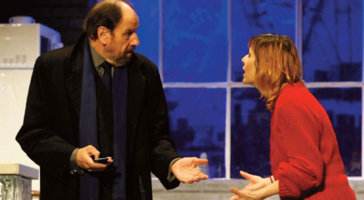 José María Pou y Nathalie Poza, en una escena de 'A cielo abierto', de David Hare. Imagen cortesía de Teatro Olympia.