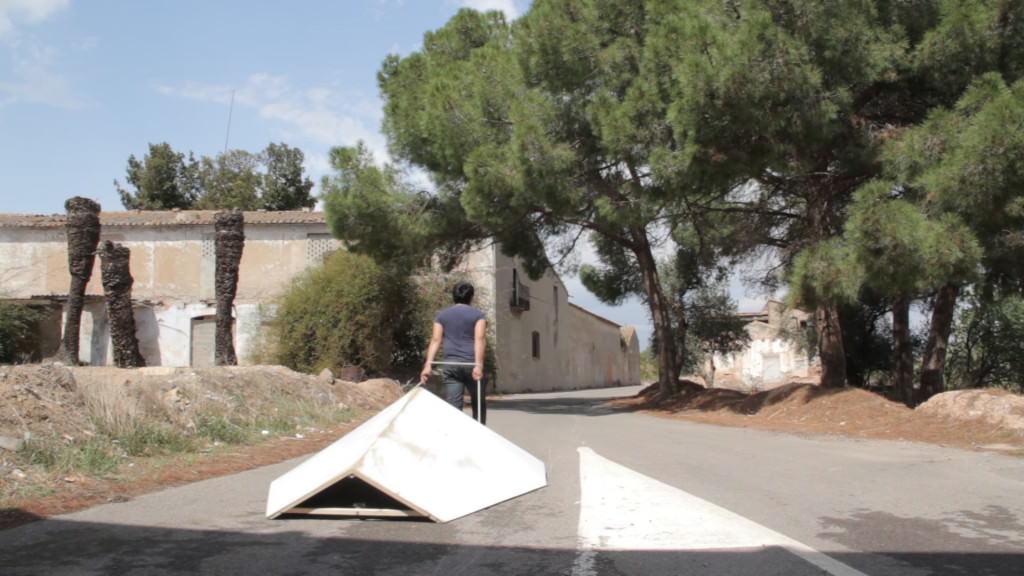 Carlos Montaño, "Qandíl" (videoinstalación). Imagen cortesía del artista. 