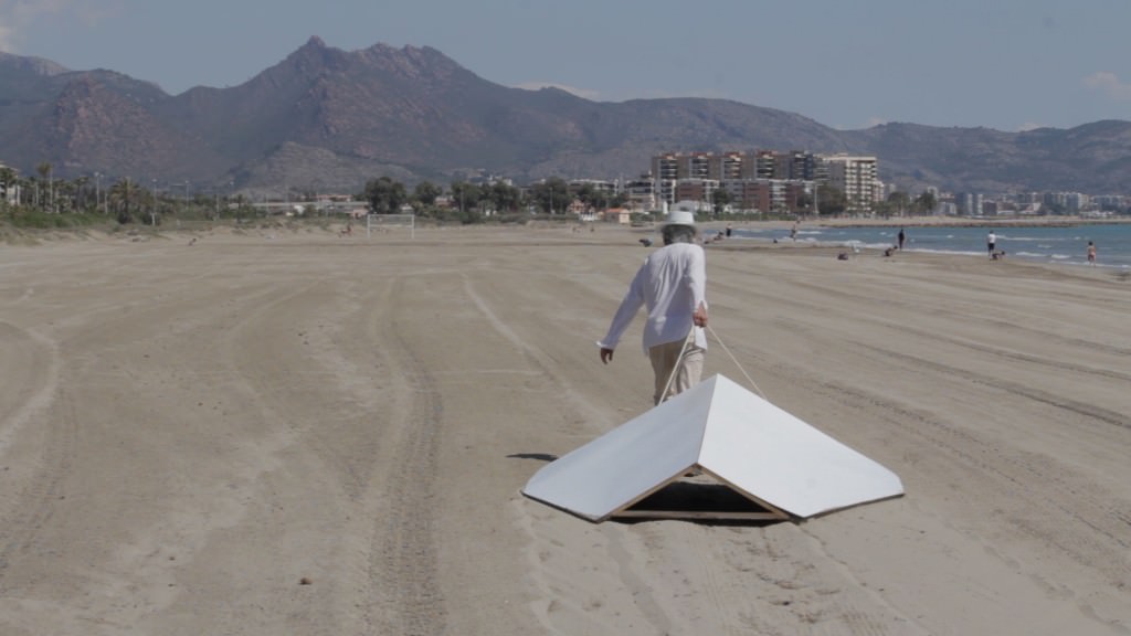 Carlos Montaño, "Qandíl" (videoinstalación). Imagen cortesía del artista. 