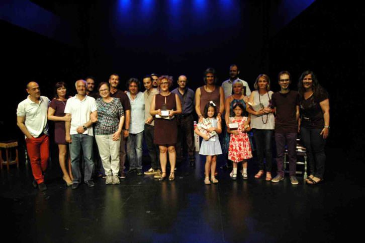 Foto de grupo de los premiados. Imagen cortesía de Sala Russafa.