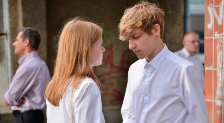 Eliza Rycembel y Mateusz Wieclawek en un fotograma de 'Obietnica', de Anna Kazejak. Festival Internacional de Cine de Valencia - Cinema Jove.