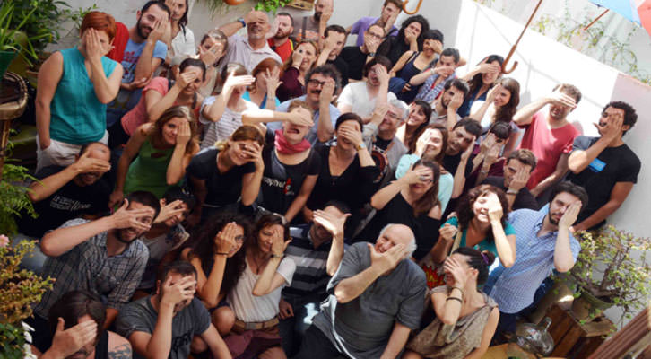 El equipo, más o menos al completo, de Russafa Escènica: 'Lo prohibido'. Fotografía: José Luis Abad.