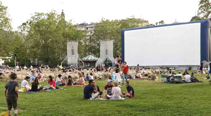 La programación se completa con proyecciones al aire libre cada noche. Festival Internacional de Cine de Animación de Annecy 2014.