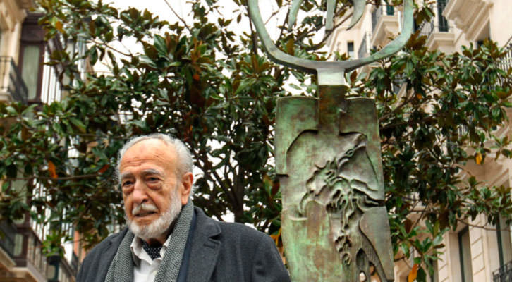 El escultor vasco Néstor Basterretxea, en una imagen de rtve.es.