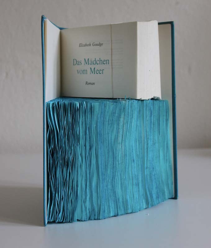 Anna Talens. Das Mädchen vom Meer (La niña del mar), 2013. Óleo sobre papel. 22 x 17 x 17 cm. Cortesía Galería Paz y Comedias.