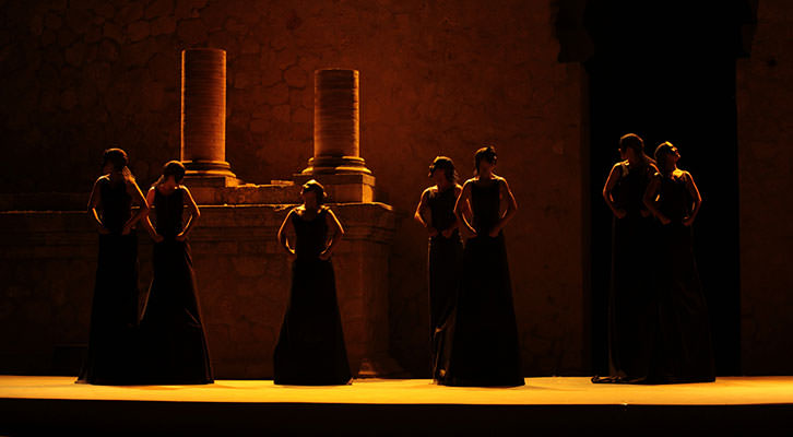 Una escena de 'Antígona', de Sófocles, en versión de José Manuel Murrada. Imagen cortesía de Sagunt a Escena.