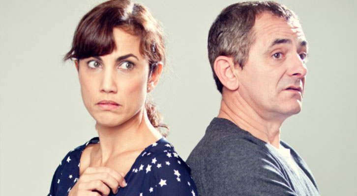 Toni Acosta e Iñaki Miramón, protagonistas de 'De mutuo desacuerdo', de Quino Falero. Imagen cortesía de Teatre Talia. 