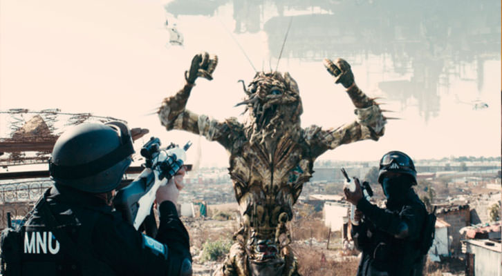 Fotograma de 'Distrito 9', de Neill Blomkamp, película que se proyecta en el Col.legi Major Rector Peset. 