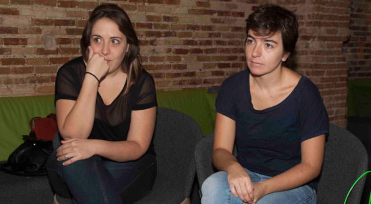 Marta Pina (izquierda) y Eva Mengual, en un momento de los Desayunos Makma de Lotelito. Foto: Fernando Ruiz.