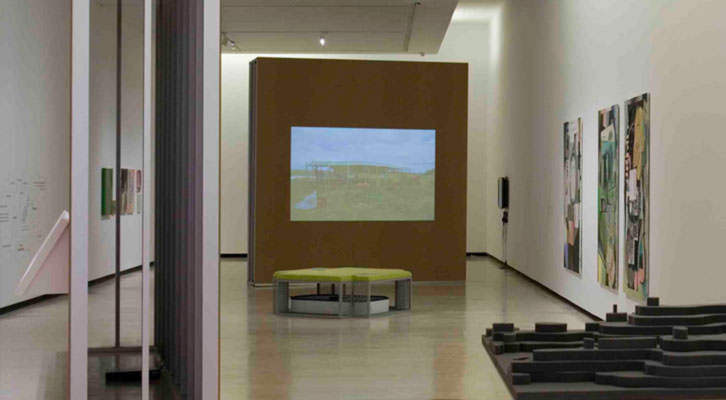 Instalación dentro de la muestra 'El Contrato', de Bulegoa en Alhóndiga Bilbao. Imagen cortesía de la organización.