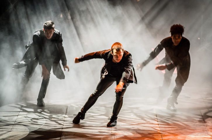 Escena del espectáculo homenaje a Mecano 'La fuerza del destino'. Imagen cortesía de Teatro Olympia.  