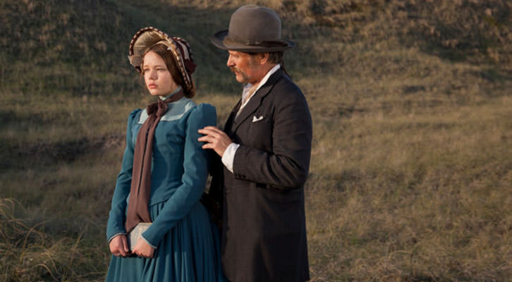 Viggo Mortensen y Villbjork Malling Agger en un fotograma de la película 'Jauja', de Lisandro Alonso.