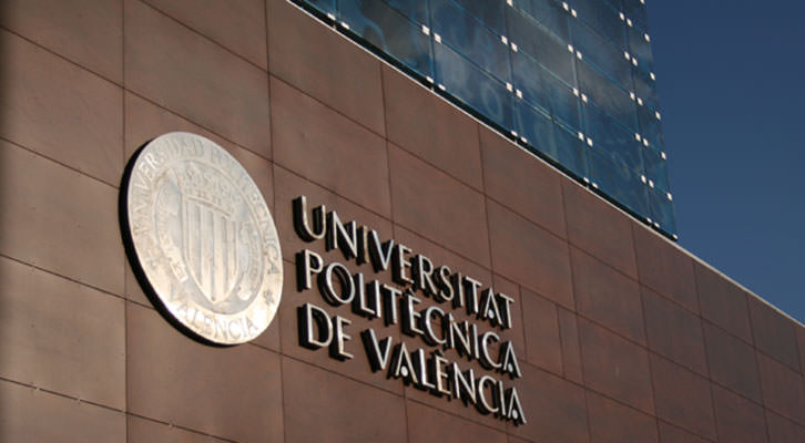 Detalle de la fachada de la Universitat Politècnica de València. 