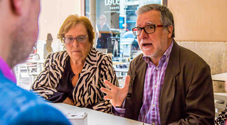 Vicente Gallart y Pepa Dasí, en un momento de los Desayunos Makma en Lotelito. Fotografía: Ana Pastor.