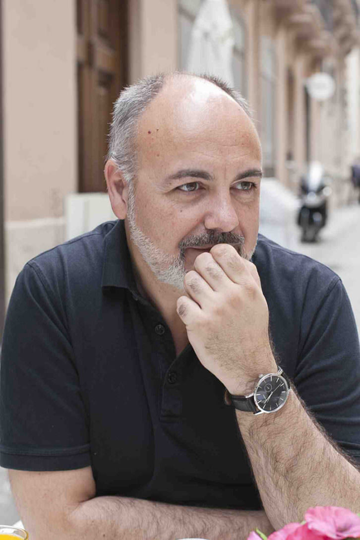 Rafael Maluenda, durante un momento de la entrevista en los Desayunos Makma en Lotelito. Fotografía: Fernando Ruiz. 