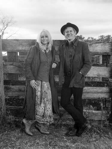EMMYLOU HARRIS & RODNEY CROWELL - The travelling kind 2