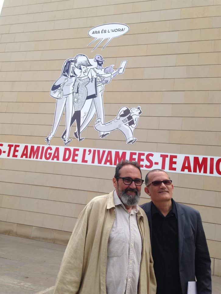 El ilustrador Sento Llobel (izquierda) y el director del IVAM, José Miguel Cortés, en la presentación de la nueva imagen del museo. Foto: Europa Press. 