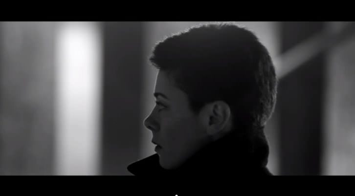 Imagen del video realizado por Stella Blasco y Jordi Todolí perteneciente a uno de los temas de su último disco The Last Memories. Cortesía de Ambros Chapel.