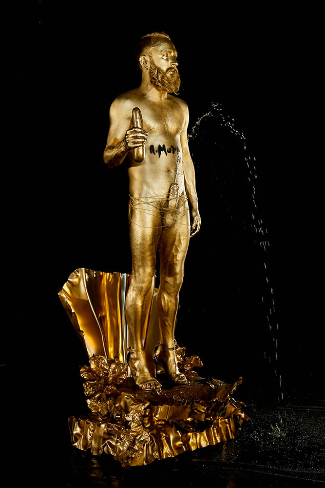 Miguel Andrés, Golden Fountain, Diálogo con Marcel Duchamp, Video arte, 8’ 33”.
