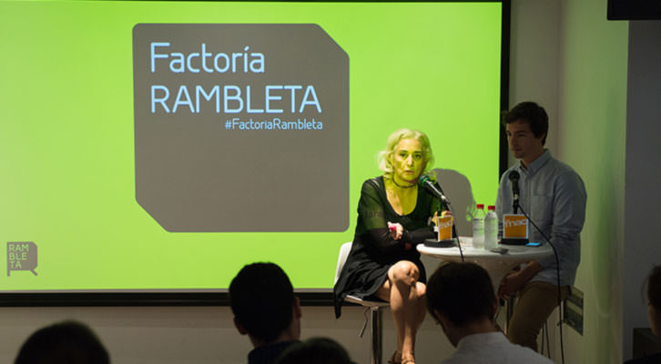 Mariola Cubells y Vicent Molins en la presentación de Factoría Rambleta en la FNAC de Valencia. Imagen cortesía de Espai Rambleta.