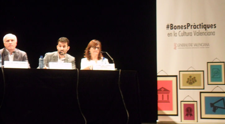 Albert Girona, Vicent Marzà y Carmen Amoraga, durante la presentación del Código de Buenas Prácticas.