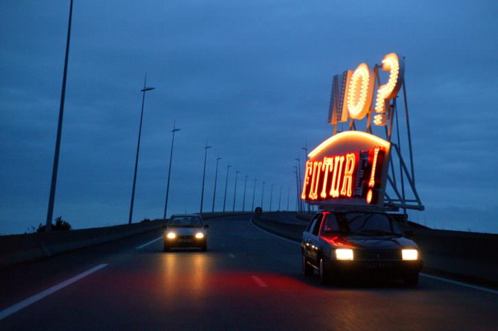 Fotografía de Jordi Colomer en 'Punk. Sus rastros en el arte contemporáneo'. Imagen cortesía de Artium.