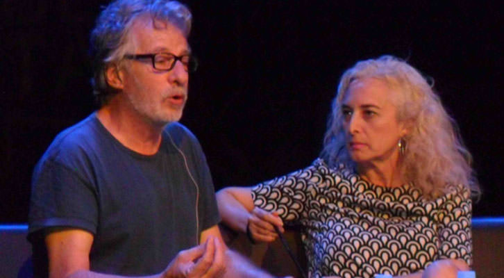 Javier Mariscal, en un momento de la conversación con Mariola Cubells, en Espai Rambleta.