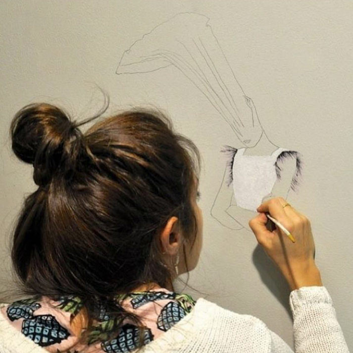 Estefanía Martín Sáenz, ganadora del I Premio de Dibujo DKV-MAKMA. Fotografía de Eduardo Sánchez.