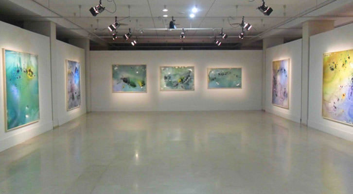 Vista general de la exposición de Cristina Gamón en el Palau de la Música. 