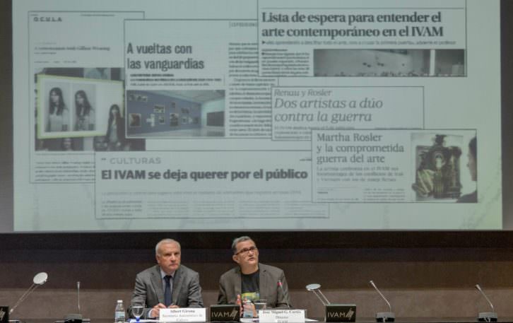 Albert Girona (izad) y Jose Miguel Cortés, durante la presentación del balance anual de actividades del museo valenciano. Imagen cortesía del IVAM.