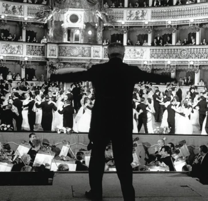 Fotografía de Herbert List que anuncia el Concierto Bel Canto en el Palau de Les Arts.