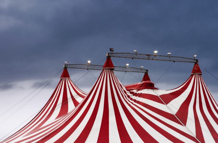 Carpas de circo. Fotografía de Elena Pueyo. 