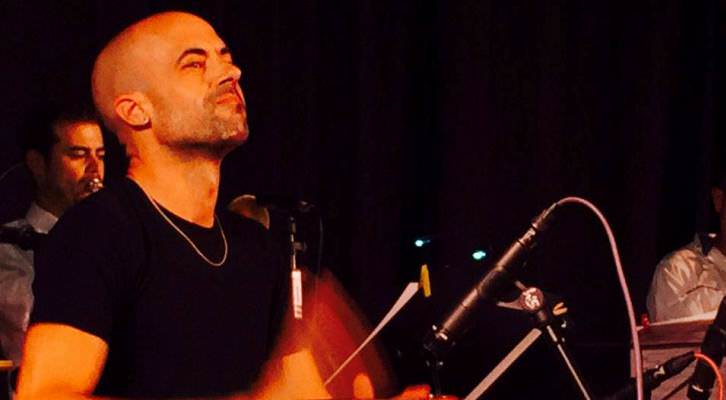 Carles Llidó en pleno concierto.