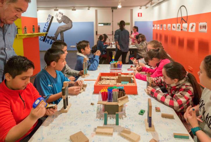 Talleres didácticos en el IVAM. Imagen cortesía del IVAM.