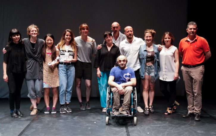 Fotografía del jurado y premiados del III Certamen Coreográfico 10 Sentidos. Imagen cortesía del Festival 10 Sentidos.