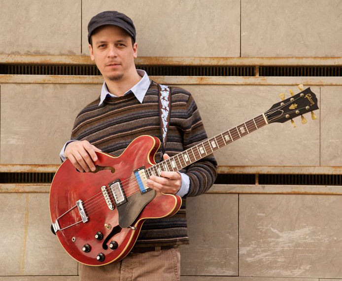 El guitarrista Kurt Rosenwinkel. Imagen cortesía de Jimmy Glass.