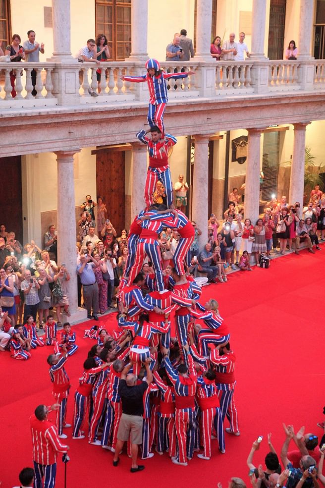 La Muixeranga de Algemesí. Serenates de la Universitat de València y CulturArts.